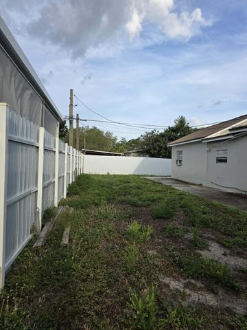 3900 SW 59th Avenue, Davie, FL 33314