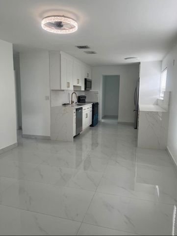 3900 SW 59th Avenue, Davie, FL 33314