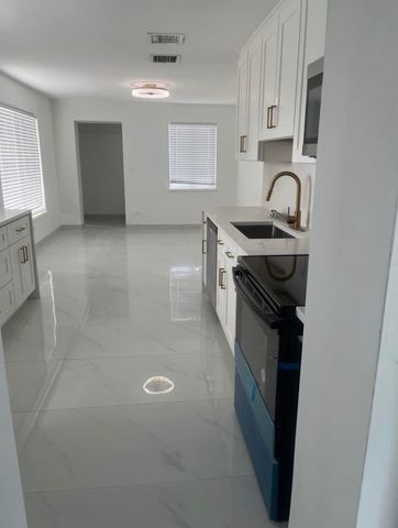 3900 SW 59th Avenue, Davie, FL 33314