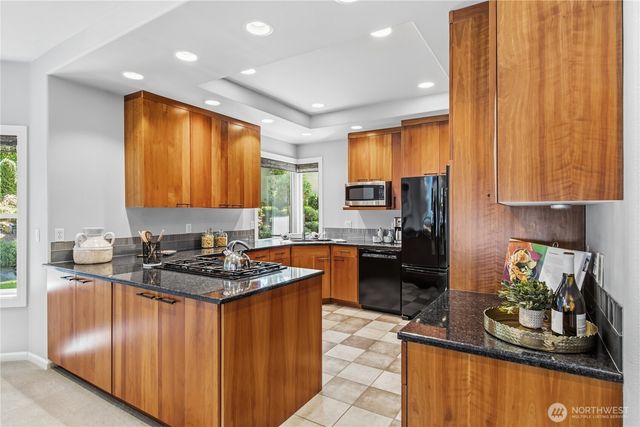 11202 Greystone Drive SW, Lakewood, WA 98499