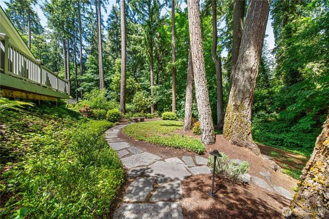 11202 Greystone Drive SW, Lakewood, WA 98499
