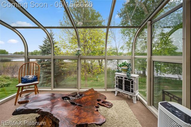 1270 Crystal Pointe Circle, Fenton, MI 48430