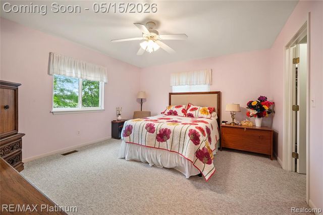 1270 Crystal Pointe Circle, Fenton, MI 48430