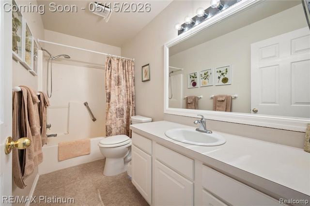 1270 Crystal Pointe Circle, Fenton, MI 48430