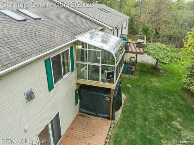1270 Crystal Pointe Circle, Fenton, MI 48430