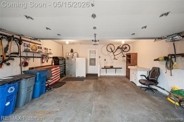 1270 Crystal Pointe Circle, Fenton, MI 48430