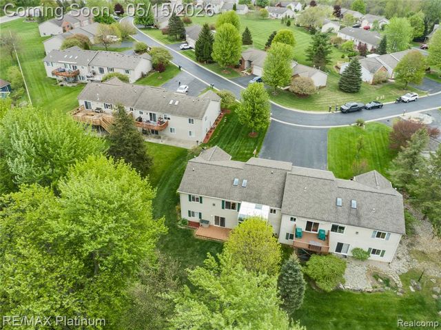 1270 Crystal Pointe Circle, Fenton, MI 48430