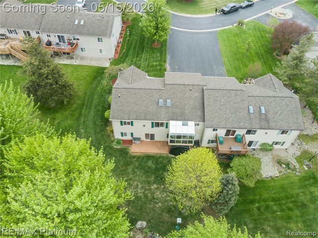 1270 Crystal Pointe Circle, Fenton, MI 48430