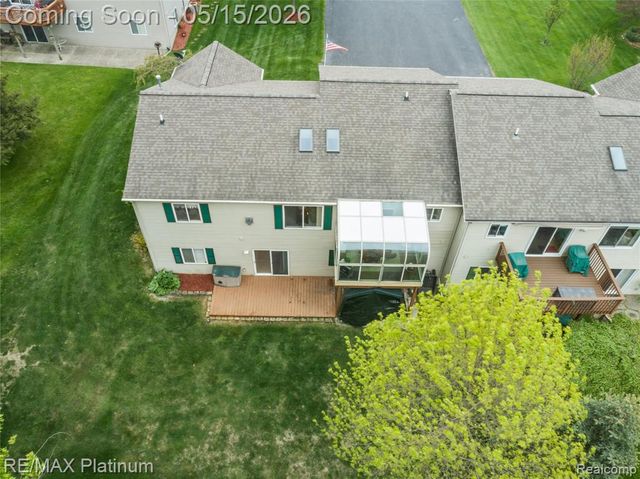 1270 Crystal Pointe Circle, Fenton, MI 48430