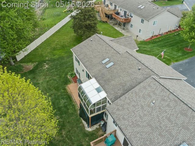 1270 Crystal Pointe Circle, Fenton, MI 48430