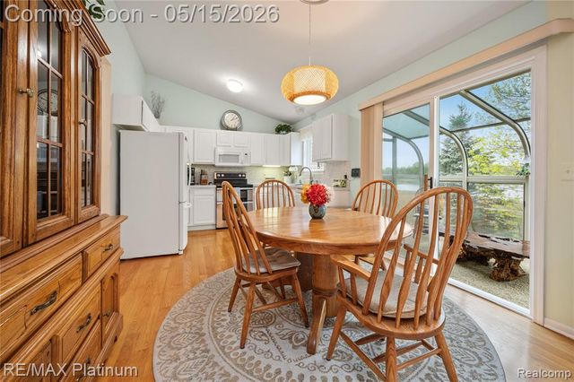 1270 Crystal Pointe Circle, Fenton, MI 48430
