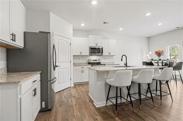 151 Creekview Way, Dallas, GA 30132