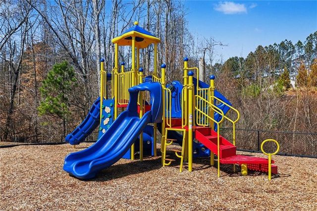 151 Creekview Way, Dallas, GA 30132