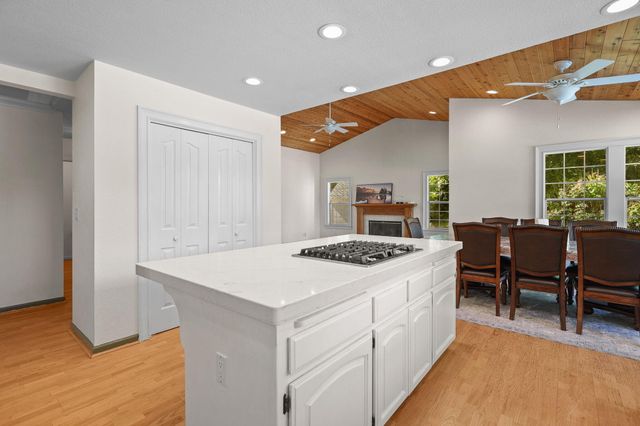 2366 Templeton Drive, Redding, CA 96002