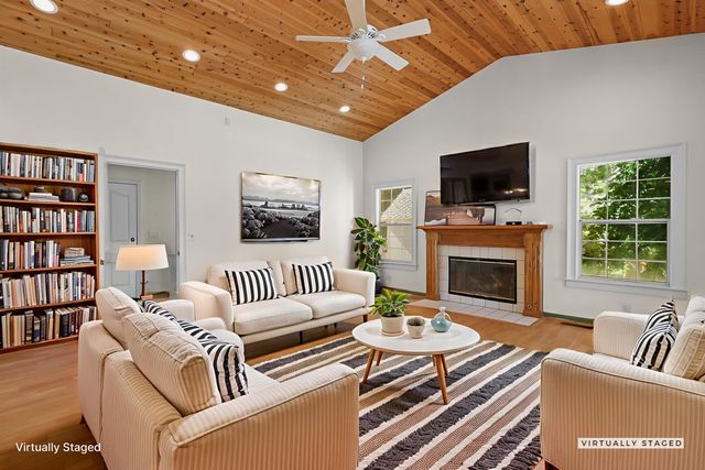 2366 Templeton Drive, Redding, CA 96002