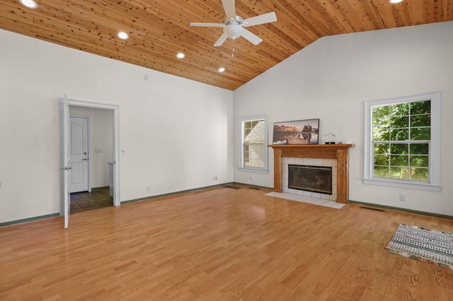 2366 Templeton Drive, Redding, CA 96002