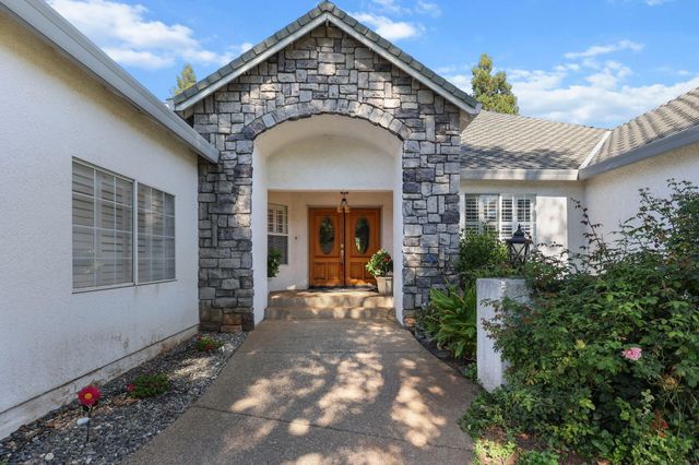 2366 Templeton Drive, Redding, CA 96002