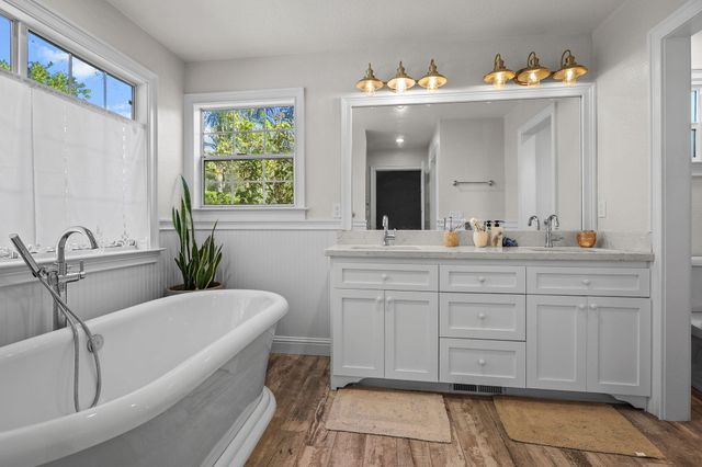 2366 Templeton Drive, Redding, CA 96002