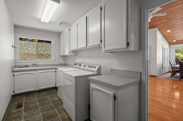 2366 Templeton Drive, Redding, CA 96002