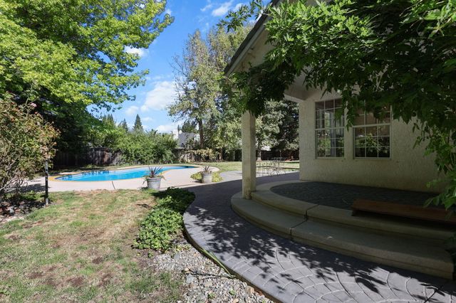 2366 Templeton Drive, Redding, CA 96002
