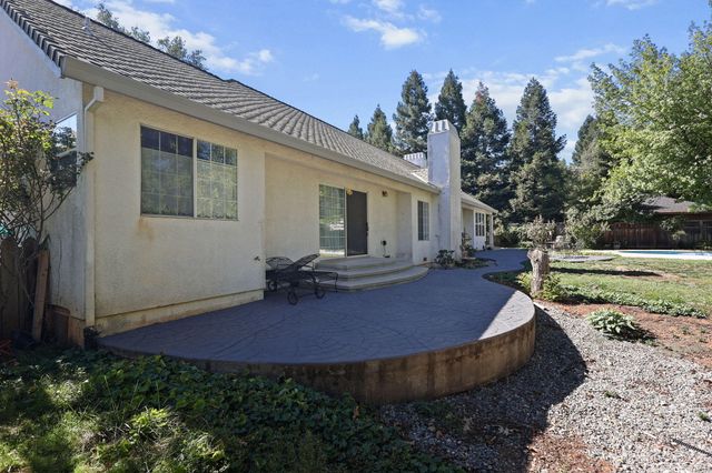 2366 Templeton Drive, Redding, CA 96002