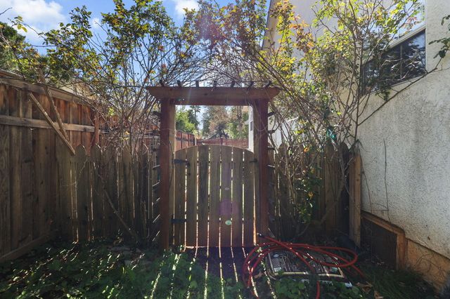 2366 Templeton Drive, Redding, CA 96002