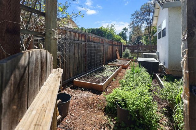 2366 Templeton Drive, Redding, CA 96002