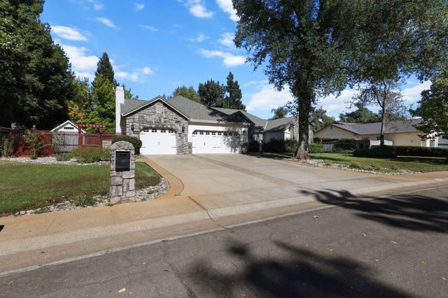 2366 Templeton Drive, Redding, CA 96002