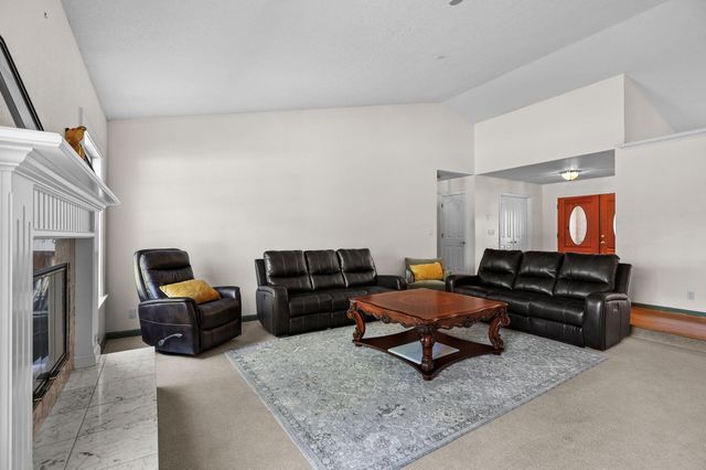 2366 Templeton Drive, Redding, CA 96002