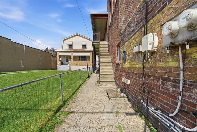 618 Broadway Ave, Stowe Twp, PA 15136