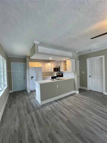 820 SE 12th Street 2, Fort Lauderdale, FL 33316