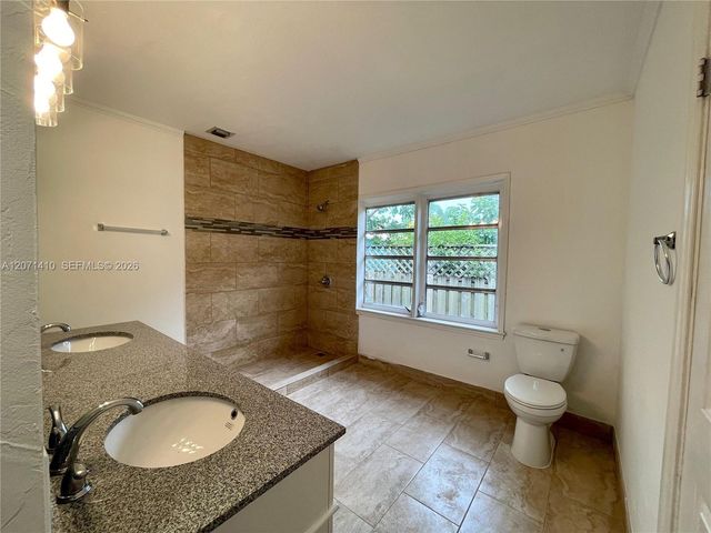 820 SE 12th Street 2, Fort Lauderdale, FL 33316