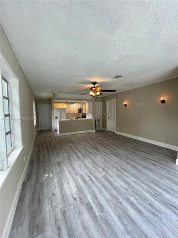 820 SE 12th Street 2, Fort Lauderdale, FL 33316