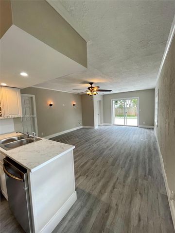 820 SE 12th Street 2, Fort Lauderdale, FL 33316