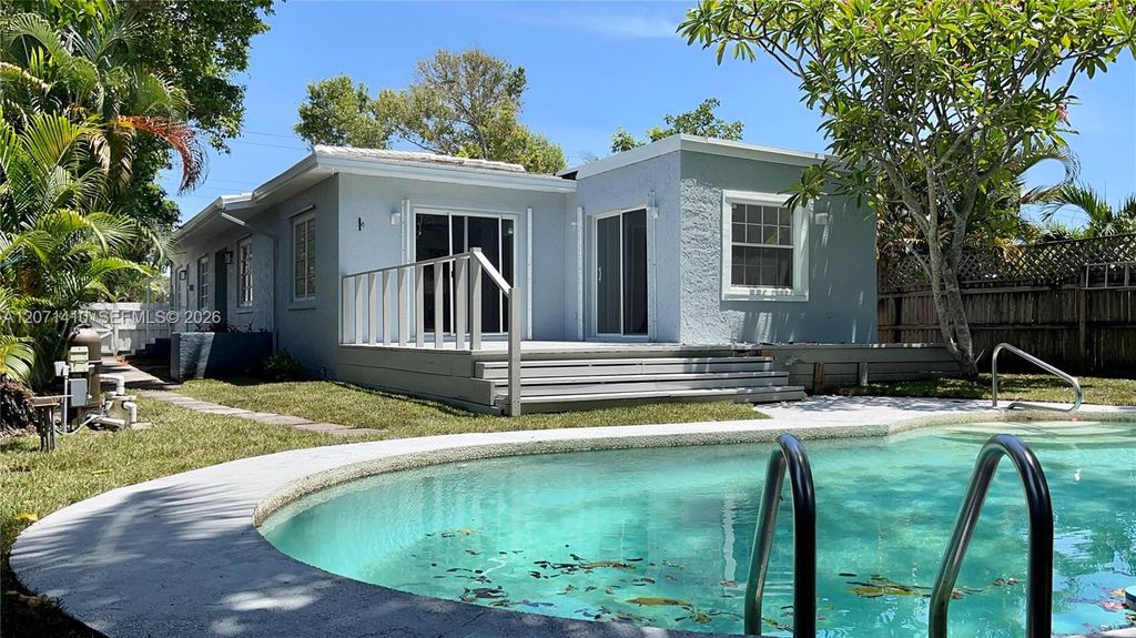 820 SE 12th Street 2, Fort Lauderdale, FL 33316