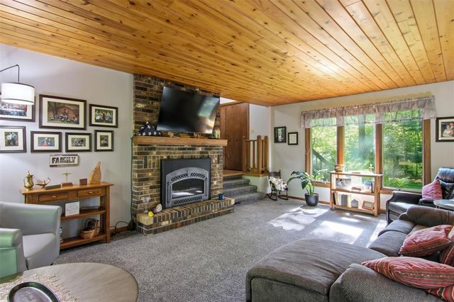 W2610 Rim Rock Road, Eau Claire, WI 54701