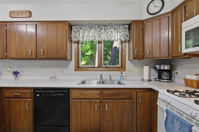 W2610 Rim Rock Road, Eau Claire, WI 54701