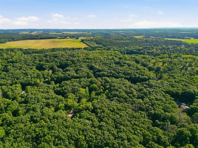 W2610 Rim Rock Road, Eau Claire, WI 54701