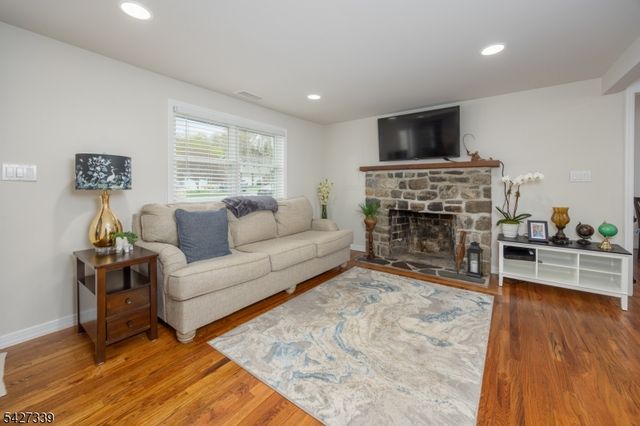 30 Signal Hill Trl, Sparta Twp., NJ 07871