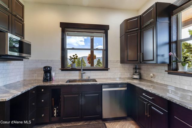 1010 Mc Quade Gulch Dr, Clark Fork, ID 83811