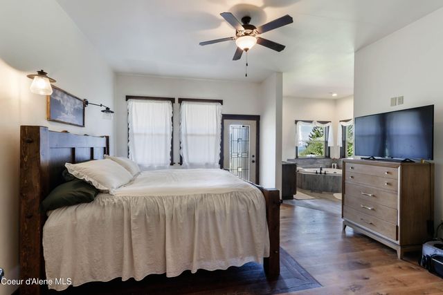 1010 Mc Quade Gulch Dr, Clark Fork, ID 83811