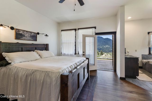 1010 Mc Quade Gulch Dr, Clark Fork, ID 83811