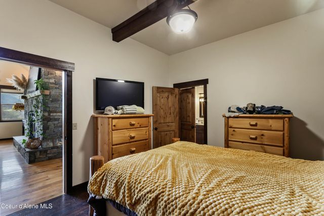 1010 Mc Quade Gulch Dr, Clark Fork, ID 83811