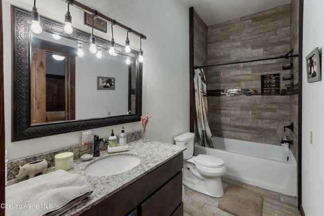 1010 Mc Quade Gulch Dr, Clark Fork, ID 83811