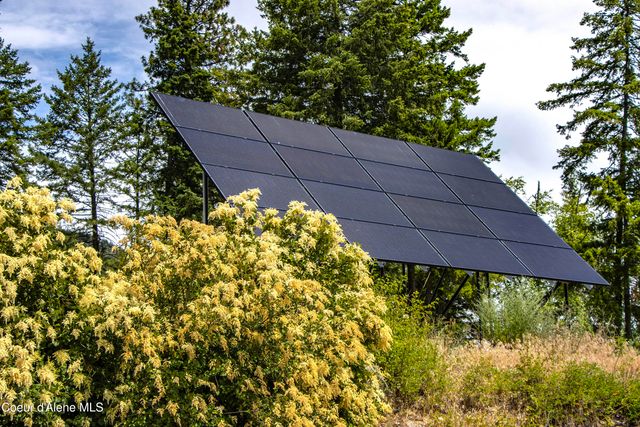 1010 Mc Quade Gulch Dr, Clark Fork, ID 83811