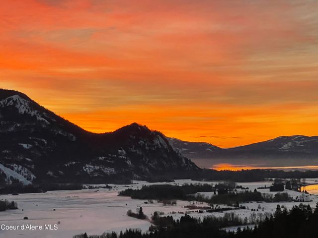 1010 Mc Quade Gulch Dr, Clark Fork, ID 83811