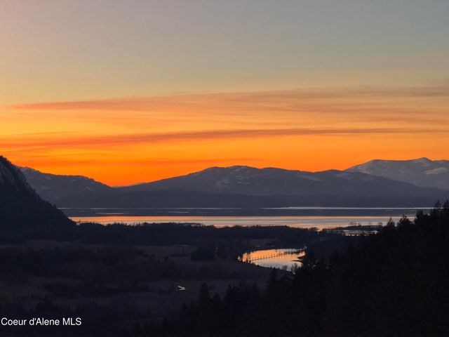 1010 Mc Quade Gulch Dr, Clark Fork, ID 83811