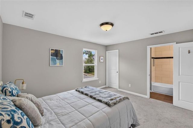 102 S Fortune Way, Dallas, GA 30157