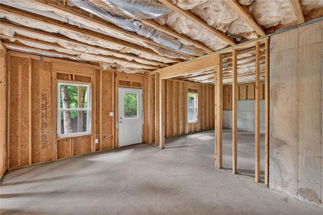 102 S Fortune Way, Dallas, GA 30157