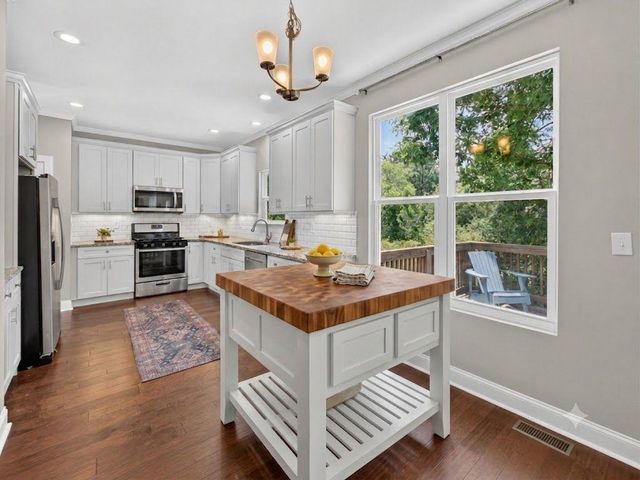 102 S Fortune Way, Dallas, GA 30157